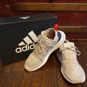 Adidas Sneakers